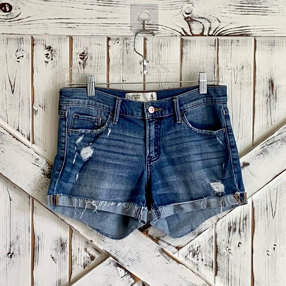 Abercrombie & Fitch Shorts, LOW RISE, Size 4, Great Condition